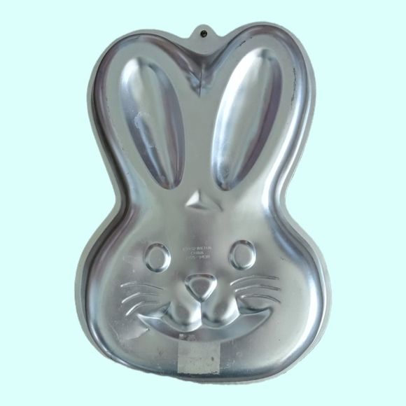 Vintage Bunny Head 1992 Cake Mold Pan Wilton #2105-9438 - Picture 2 of 3